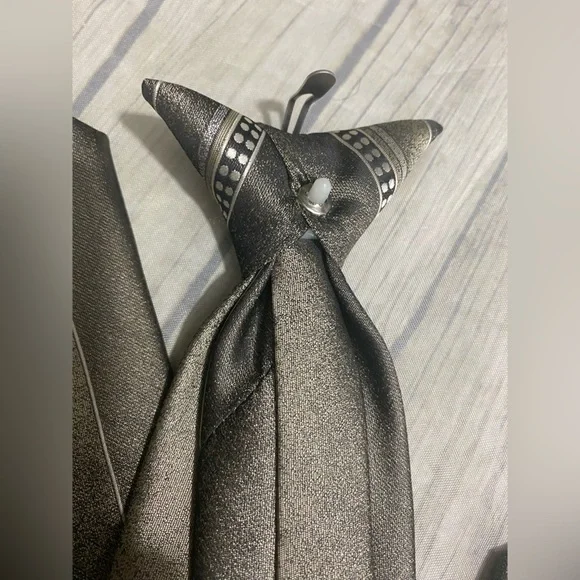 George Necktie Mens Pewter Gold-tone Polyester Clip On Suit 20” Long Neck Tie - Picture 6 of 7